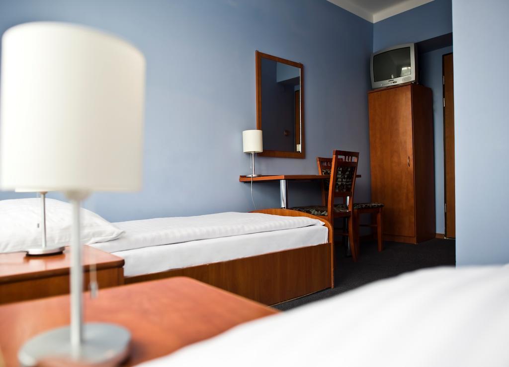 Hotel Korona Łuków Habitación foto